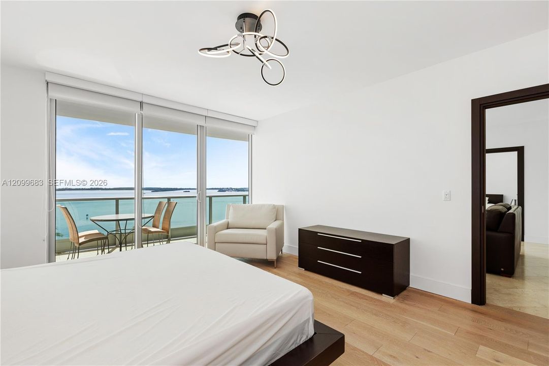 В аренду: $8,900 (2 спален, 3 ванн, 1730 Квадратных фут)