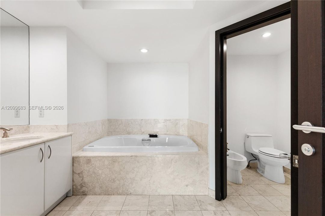 В аренду: $8,900 (2 спален, 3 ванн, 1730 Квадратных фут)