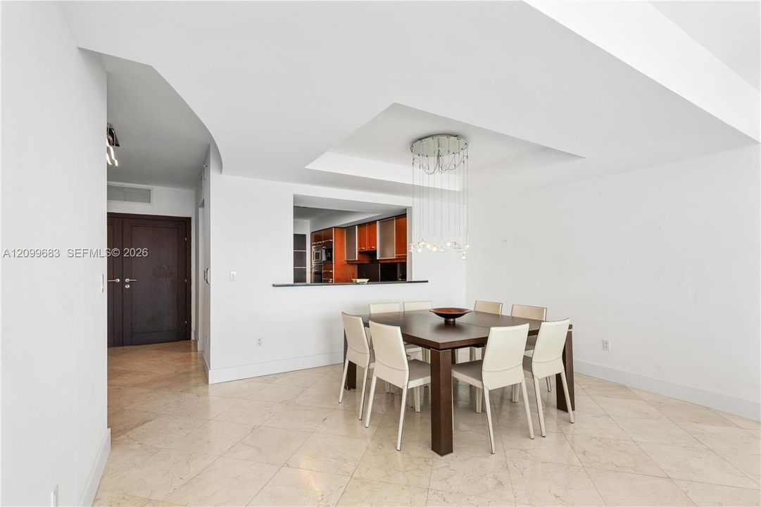 В аренду: $8,900 (2 спален, 3 ванн, 1730 Квадратных фут)