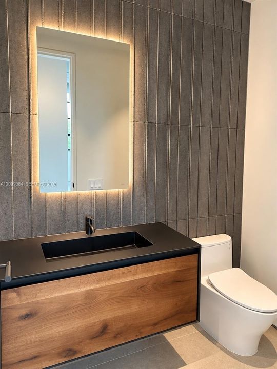 For Rent: $15,000 (3 beds, 2 baths, 2557 Square Feet)