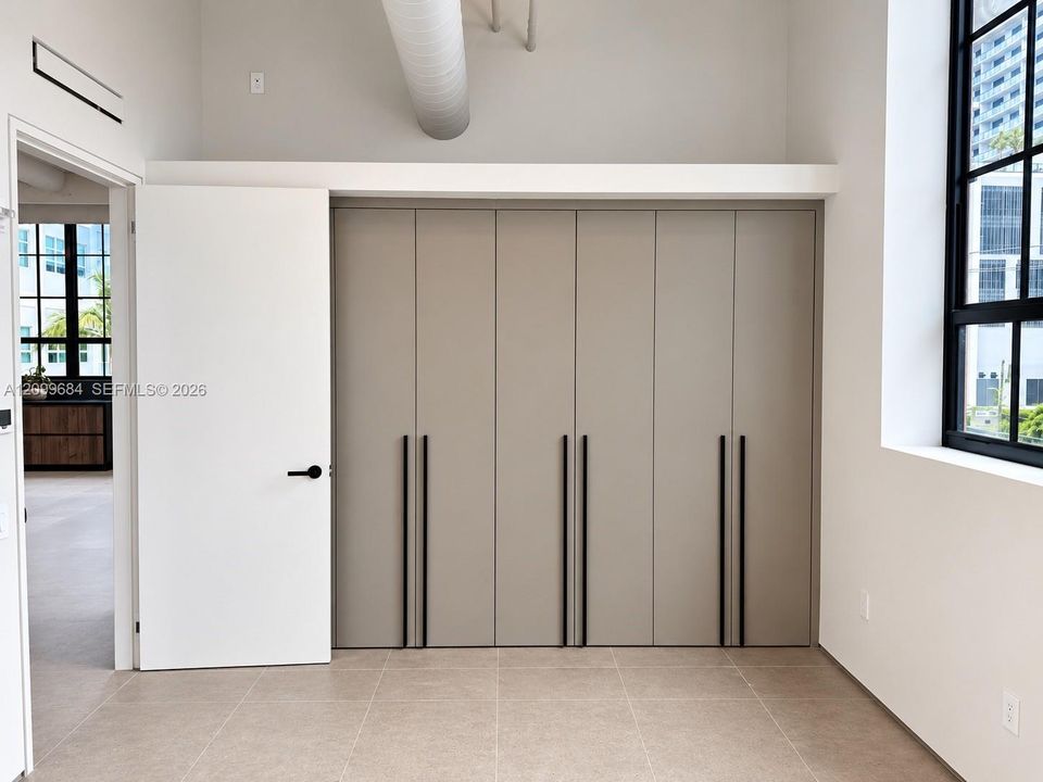 For Rent: $15,000 (3 beds, 2 baths, 2557 Square Feet)