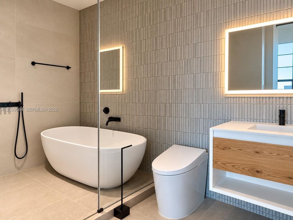 For Rent: $15,000 (3 beds, 2 baths, 2557 Square Feet)