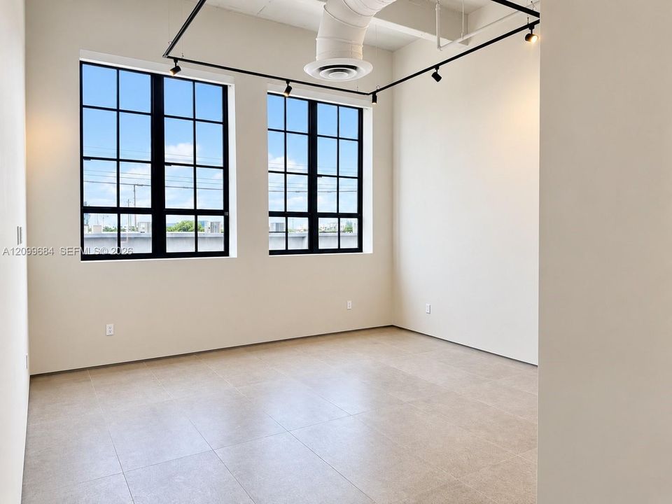 For Rent: $15,000 (3 beds, 2 baths, 2557 Square Feet)