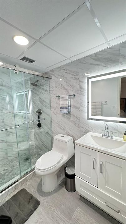На продажу: $195,000 (2 спален, 2 ванн, 1000 Квадратных фут)