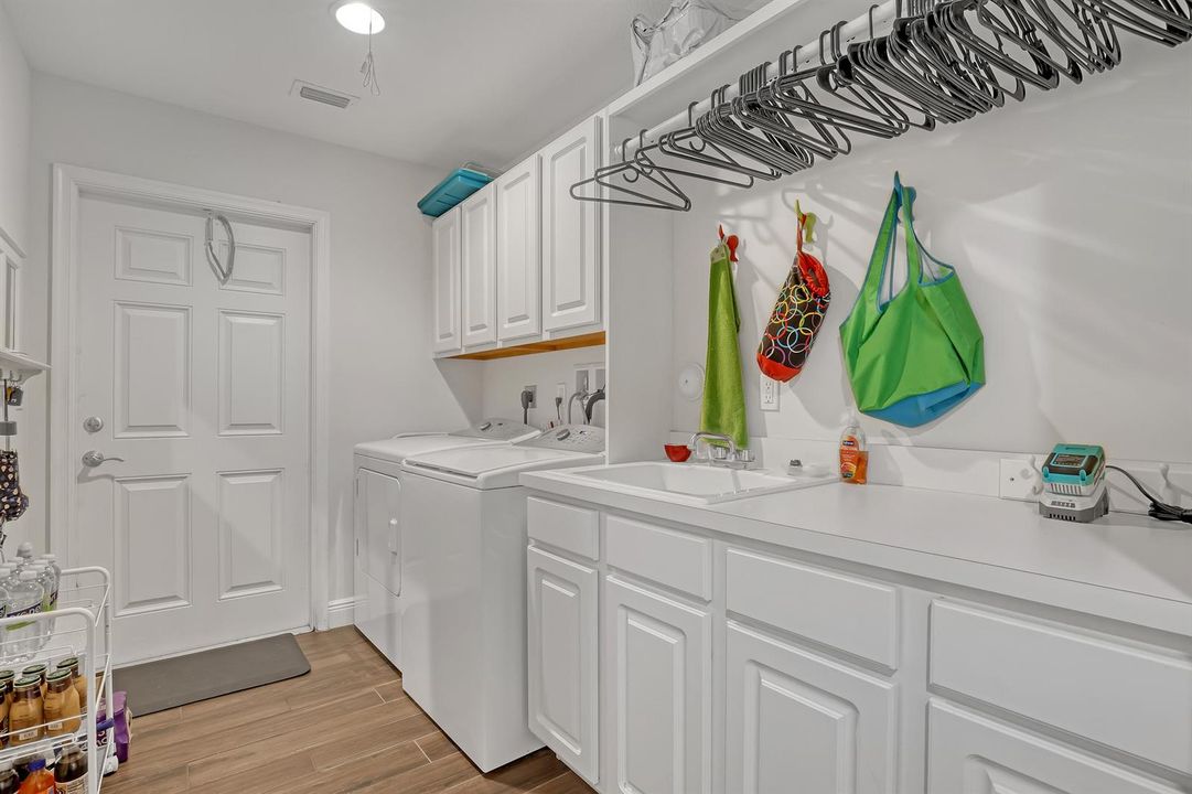 guest laundry 15862 121st Terrace (57)