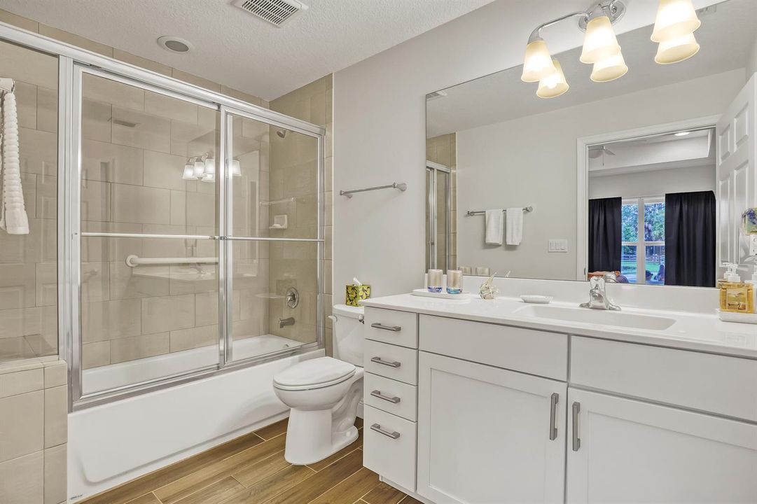 guest bath 2 15862 121st Terrace (68)