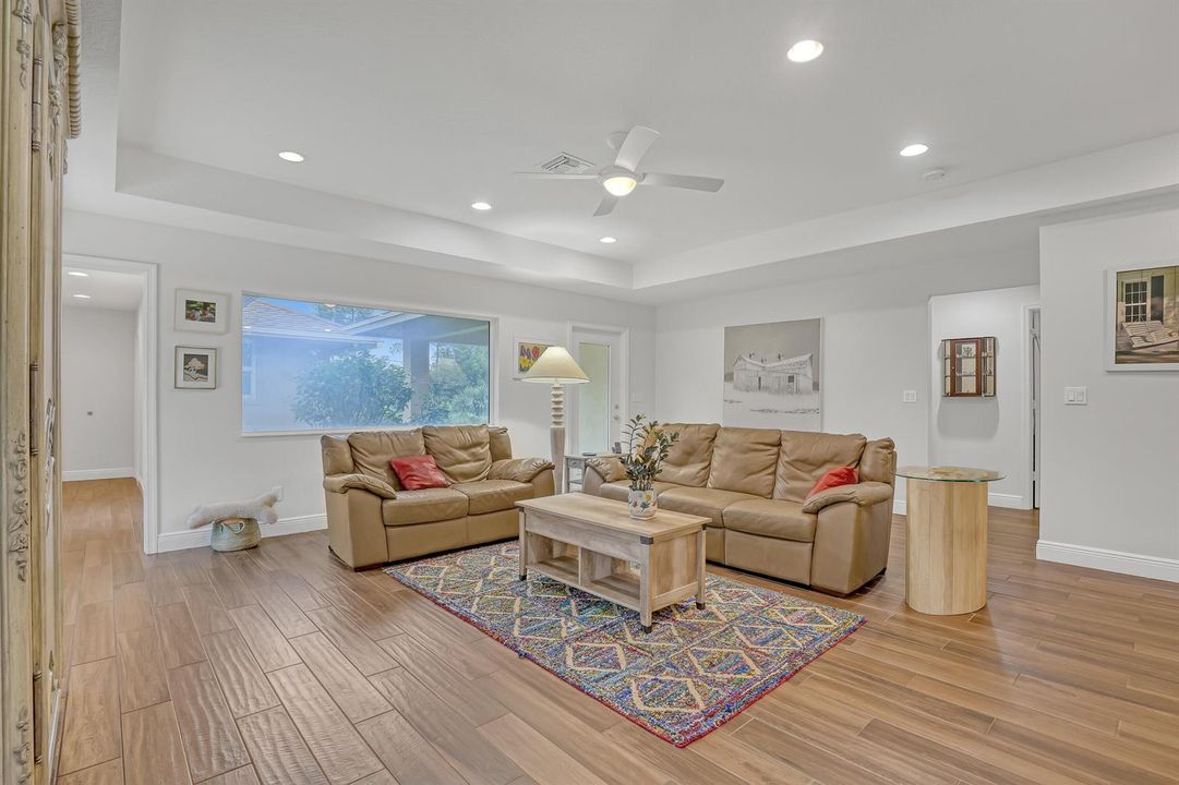 guest living 15862 121st Terrace (50)