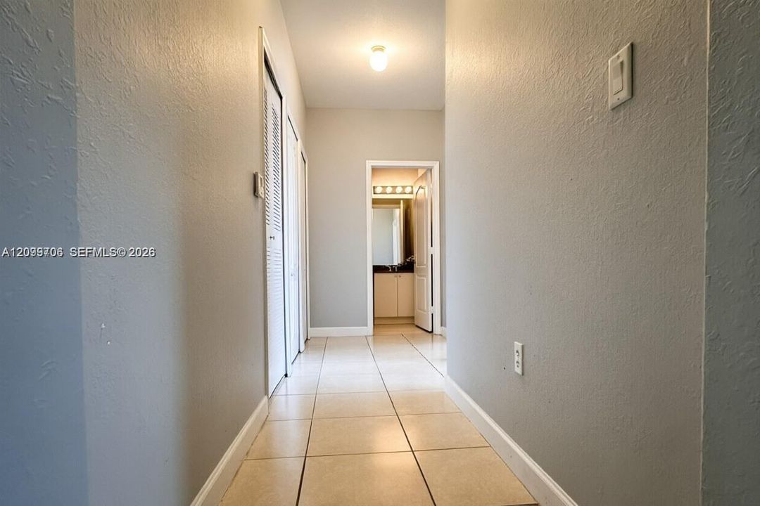 For Rent: $1,850 (3 beds, 2 baths, 1182 Square Feet)