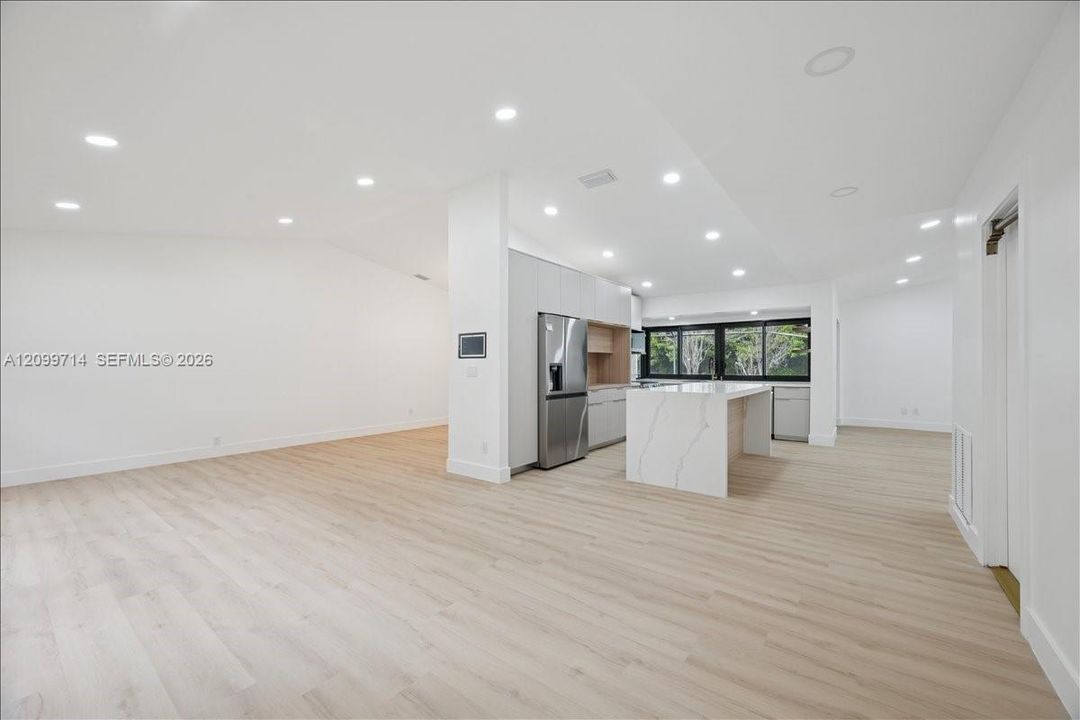 For Sale: $799,000 (5 beds, 2 baths, 2098 Square Feet)