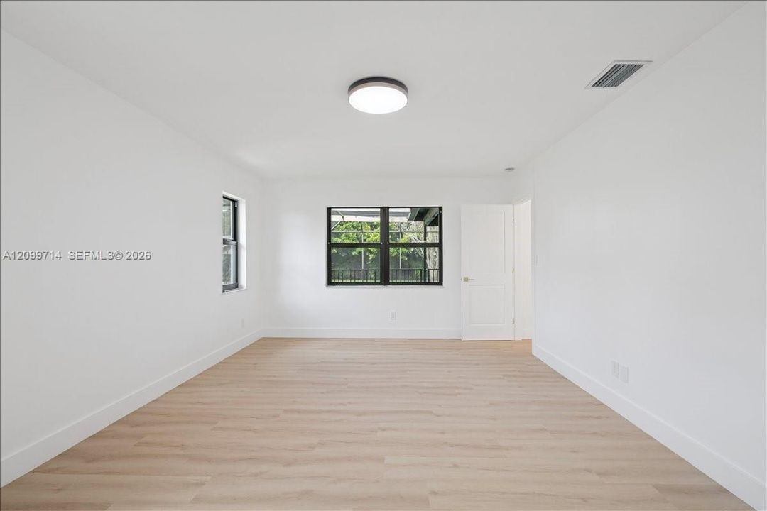 For Sale: $799,000 (5 beds, 2 baths, 2098 Square Feet)