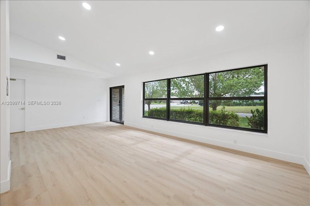 For Sale: $799,000 (5 beds, 2 baths, 2098 Square Feet)