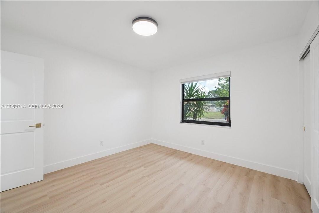 For Sale: $799,000 (5 beds, 2 baths, 2098 Square Feet)