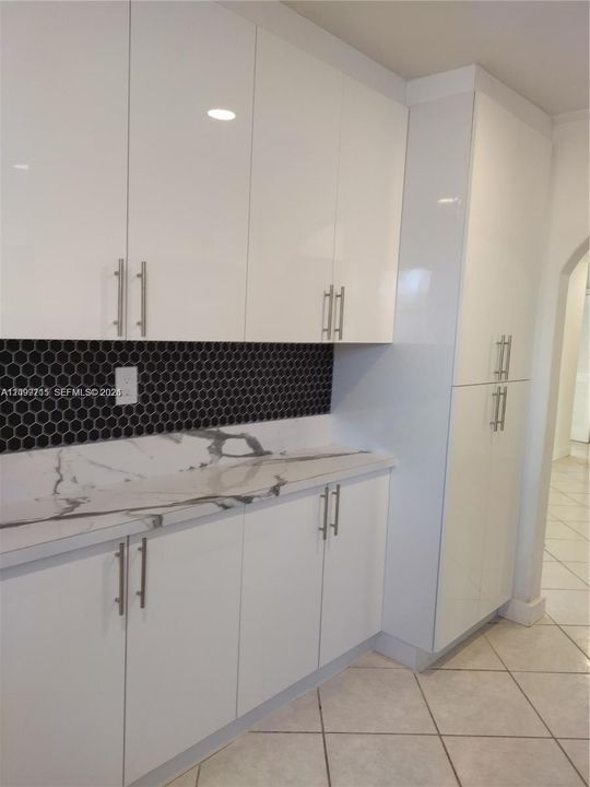 На продажу: $559,900 (4 спален, 3 ванн, 1802 Квадратных фут)