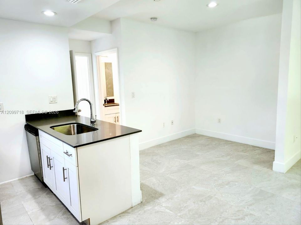 В аренду: $2,150 (1 спален, 2 ванн, 4137 Квадратных фут)