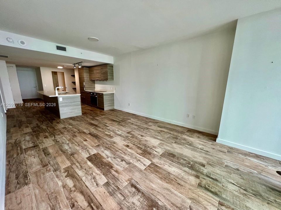En Renta: $5,350 (1 camas, 2 baños, 945 Pies cuadrados)