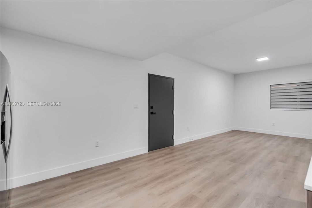 В аренду: $2,300 (2 спален, 1 ванн, 0 Квадратных фут)