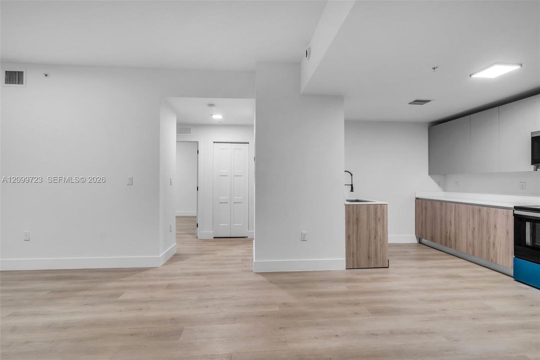 В аренду: $2,300 (2 спален, 1 ванн, 0 Квадратных фут)