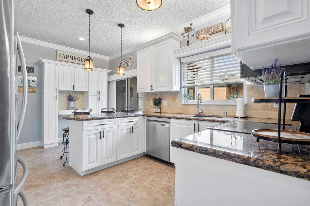 8059 Buttonwood Cir_020