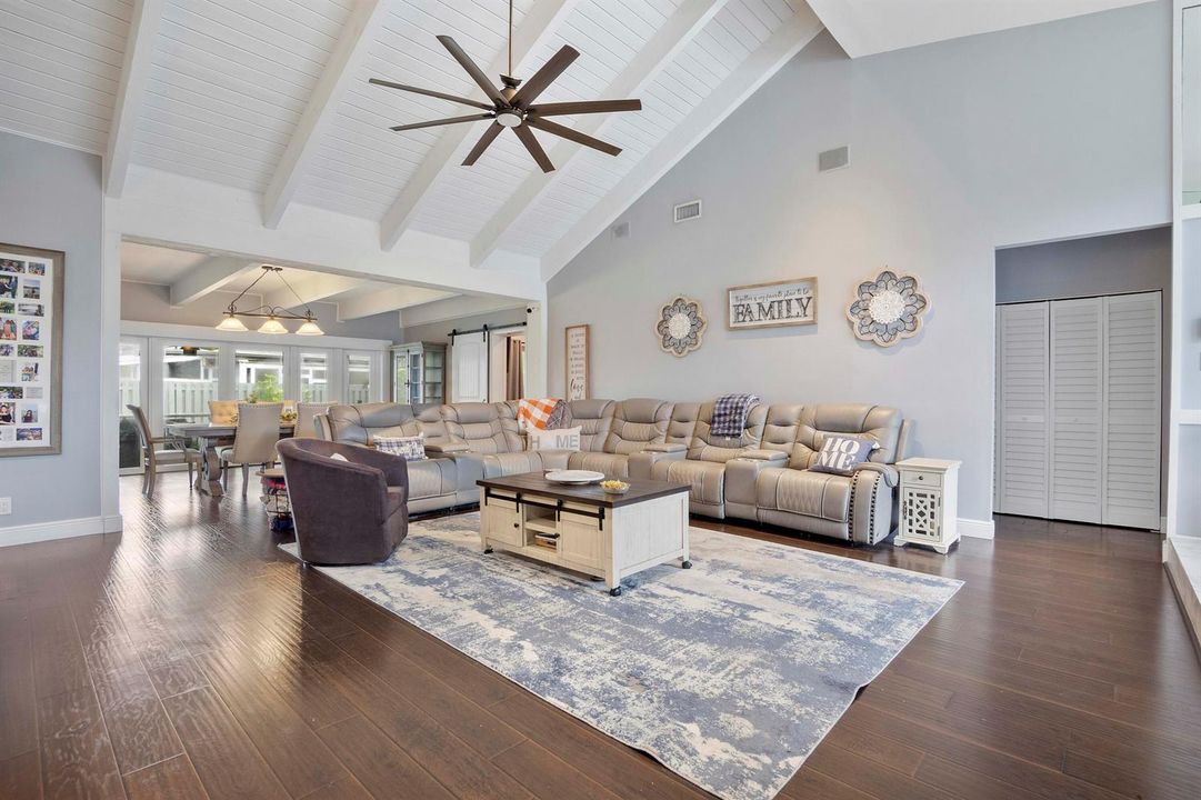 8059 Buttonwood Cir_011