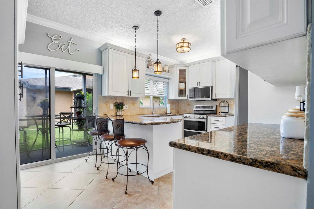 8059 Buttonwood Cir_022