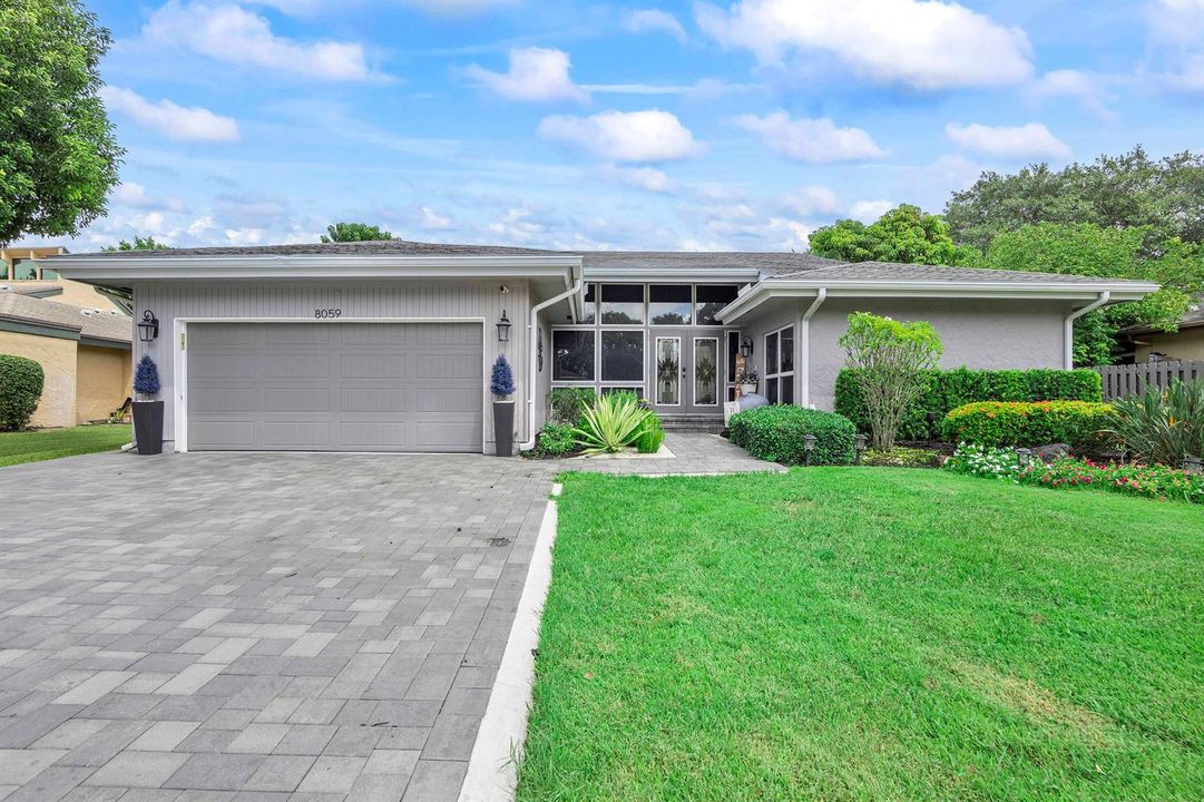 8059 Buttonwood Cir_003