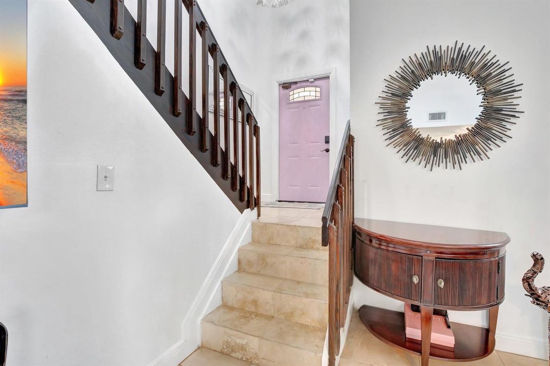 Entry & Bar