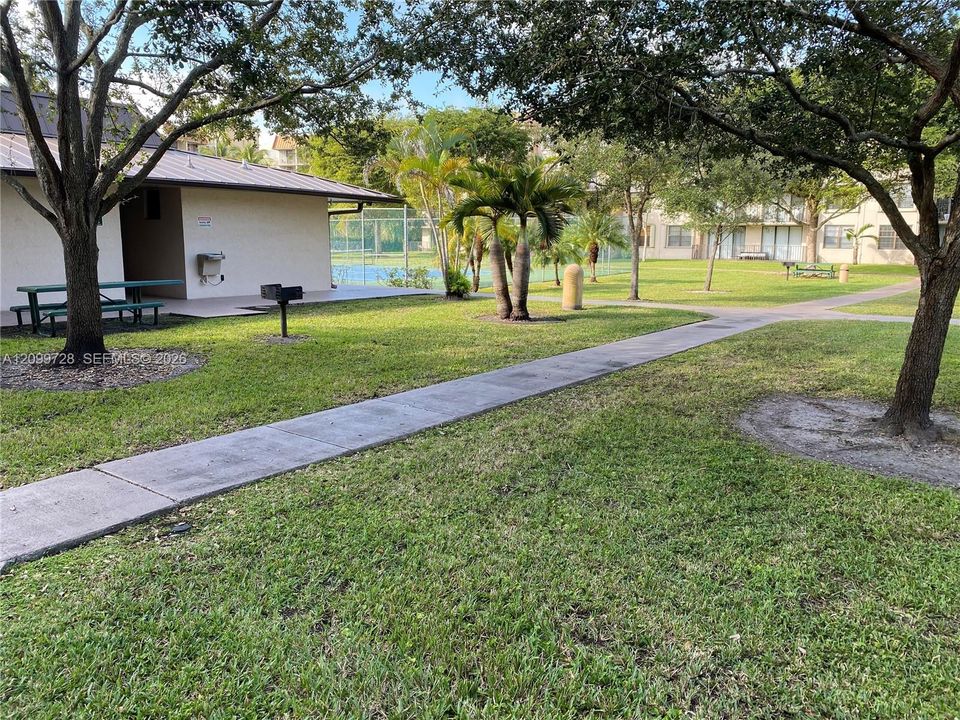For Rent: $2,100 (2 beds, 2 baths, 1070 Square Feet)