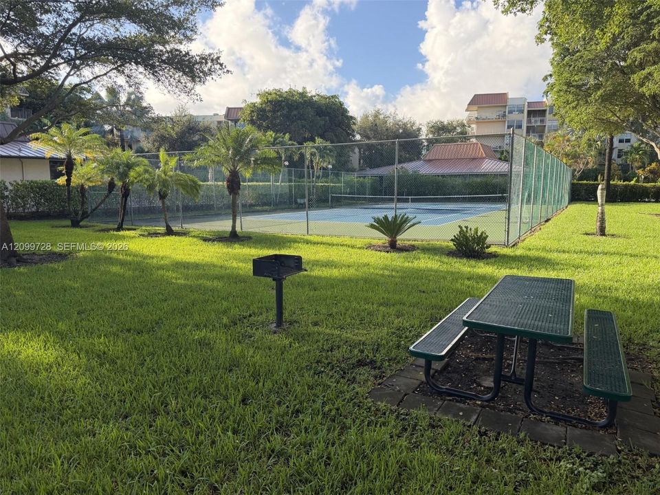 For Rent: $2,100 (2 beds, 2 baths, 1070 Square Feet)