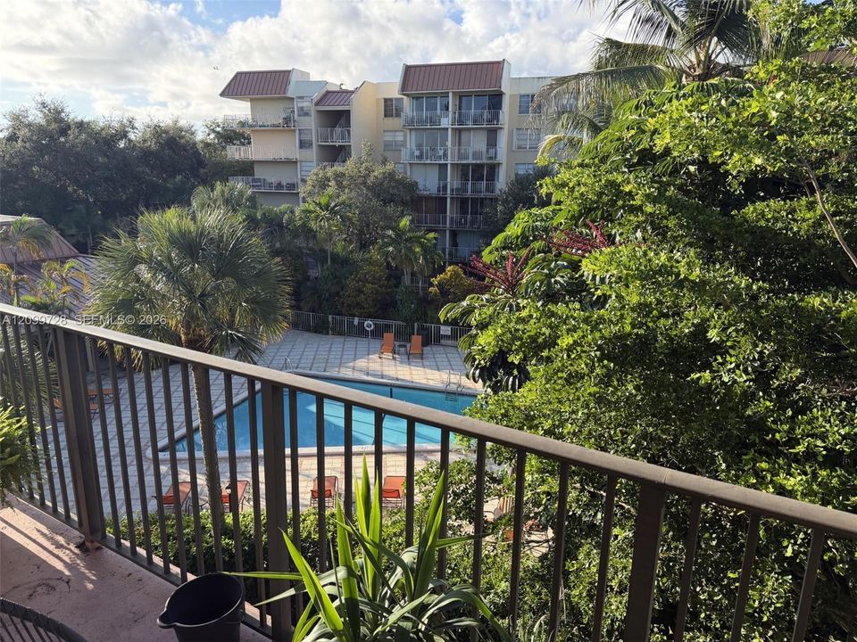For Rent: $2,100 (2 beds, 2 baths, 1070 Square Feet)