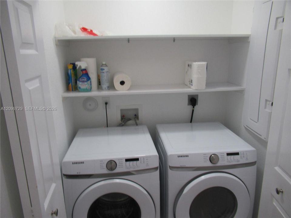 В аренду: $3,895 (4 спален, 3 ванн, 2329 Квадратных фут)