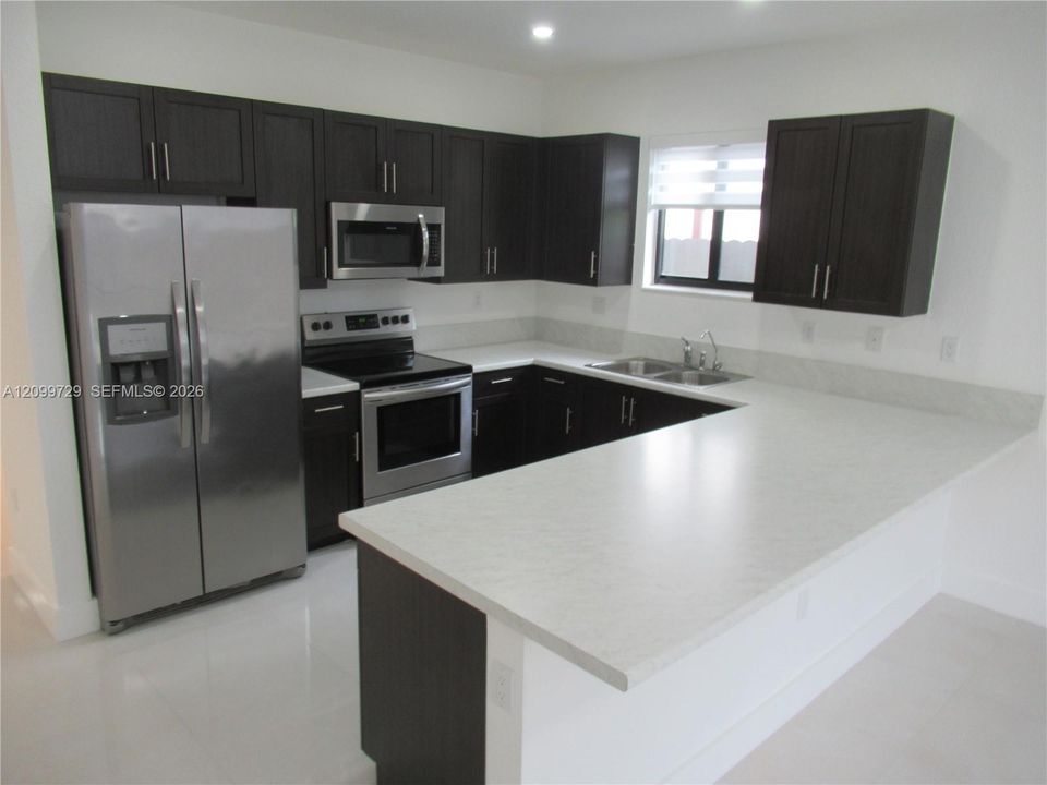 В аренду: $3,895 (4 спален, 3 ванн, 2329 Квадратных фут)