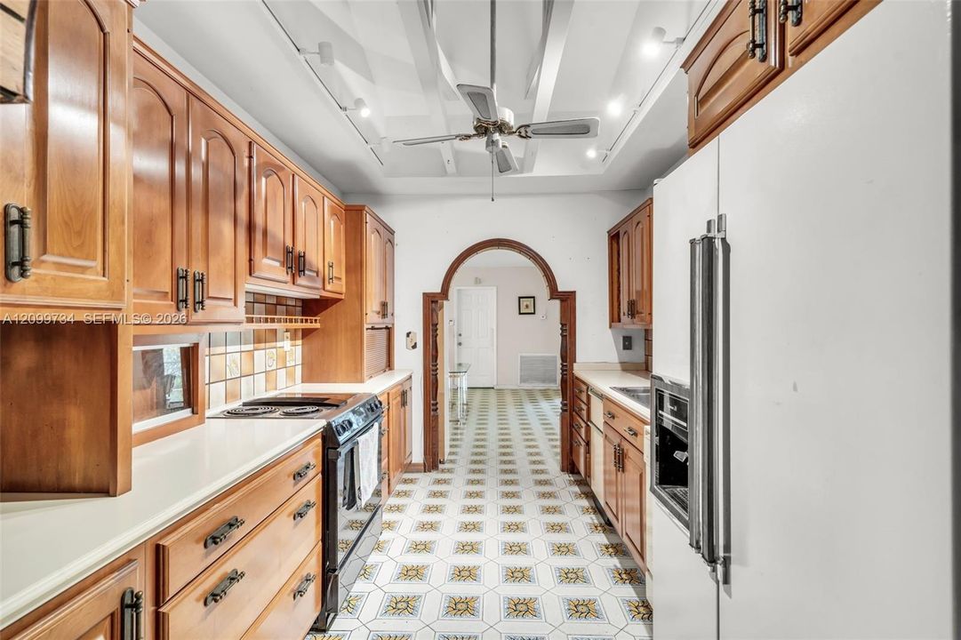 На продажу: $995,000 (4 спален, 2 ванн, 2134 Квадратных фут)