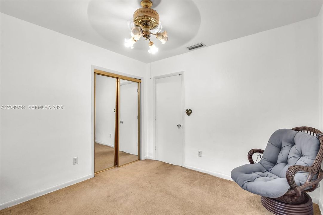 На продажу: $995,000 (4 спален, 2 ванн, 2134 Квадратных фут)