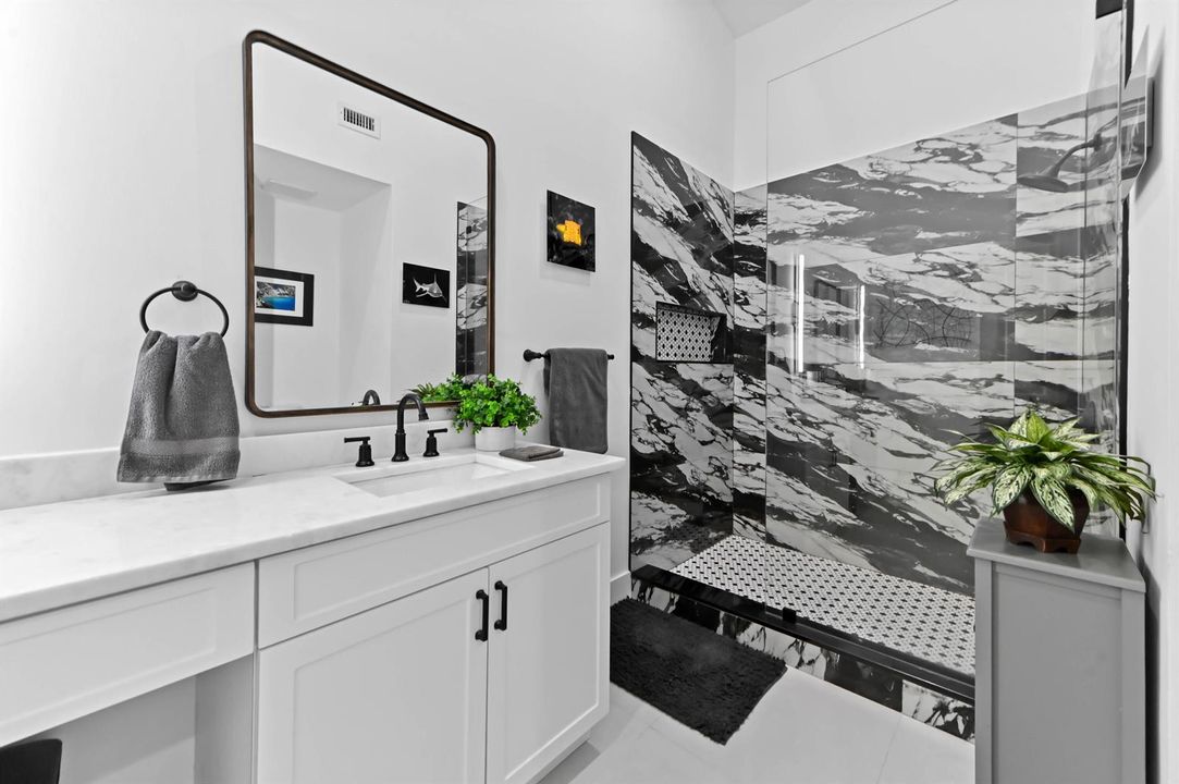 25 bathroom 02