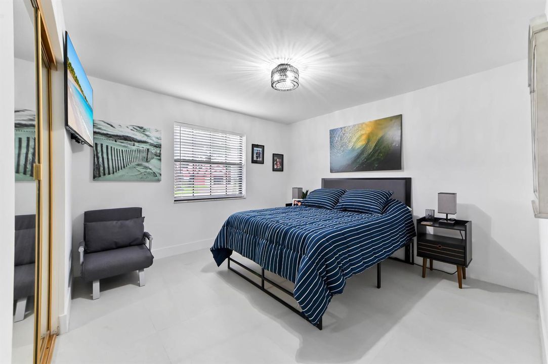 26 bedroom 01