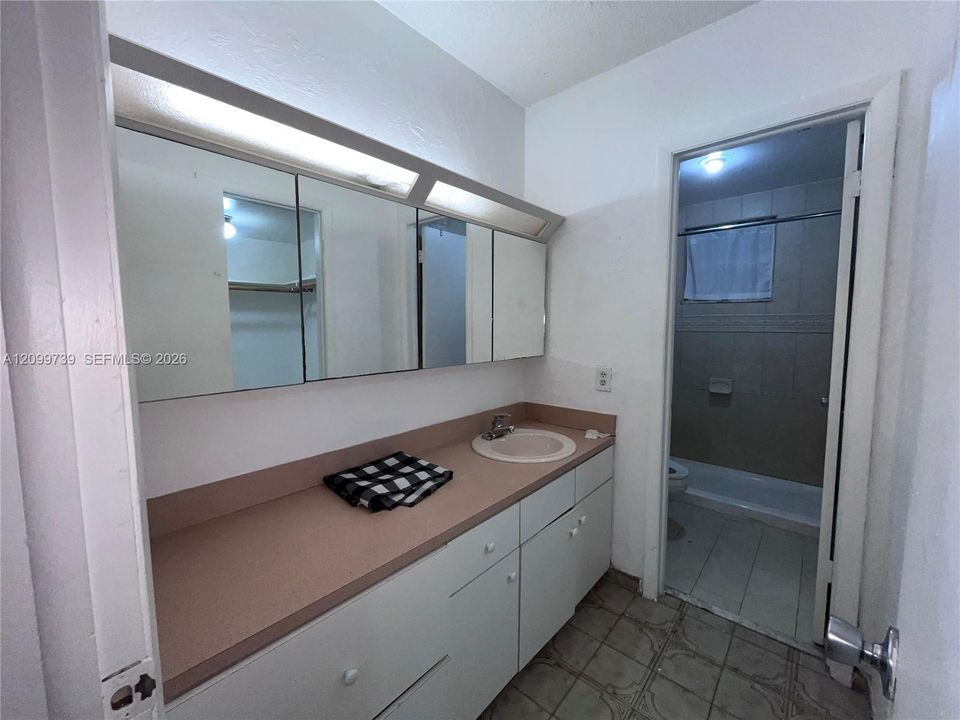 В аренду: $1,700 (1 спален, 1 ванн, 620 Квадратных фут)