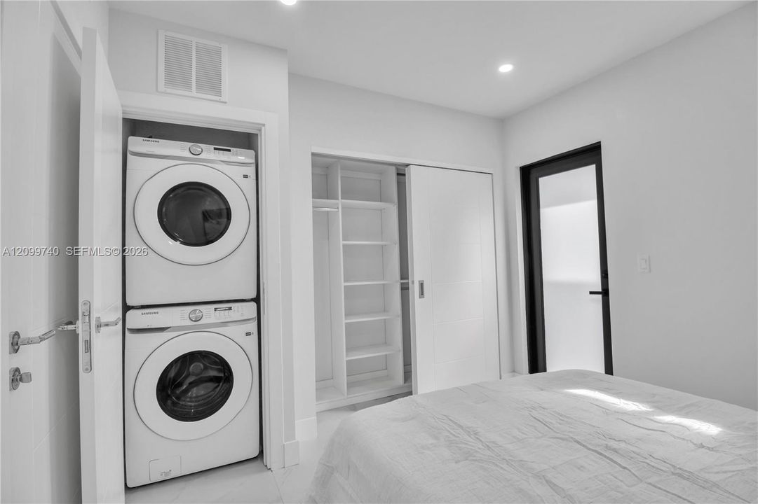 В аренду: $2,500 (1 спален, 1 ванн, 0 Квадратных фут)