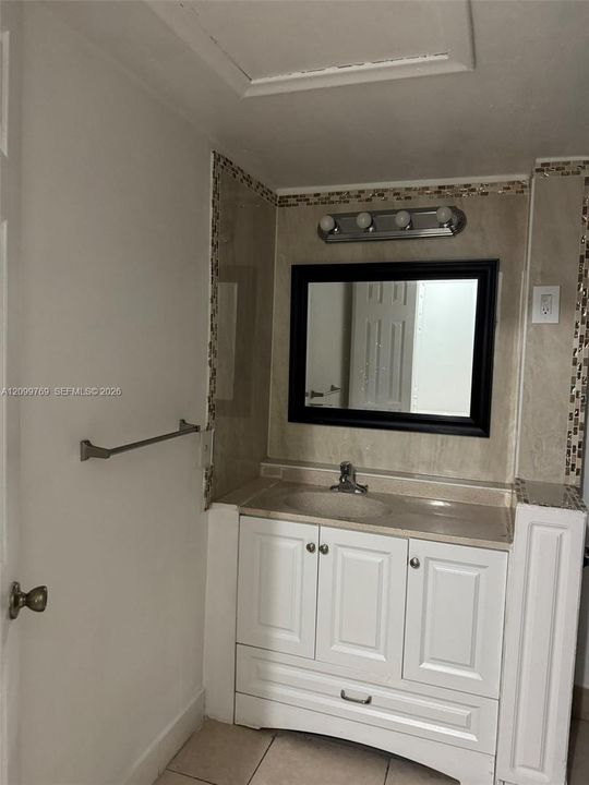 En Renta: $2,200 (2 camas, 1 baños, 1032 Pies cuadrados)