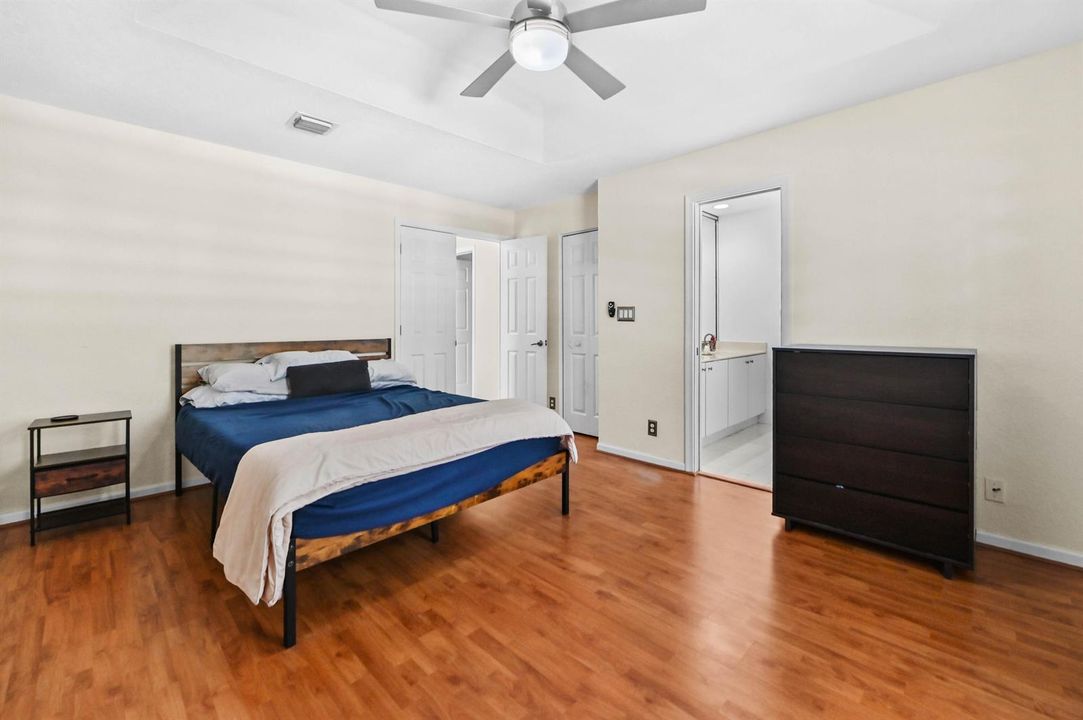 13 Bedroom 06