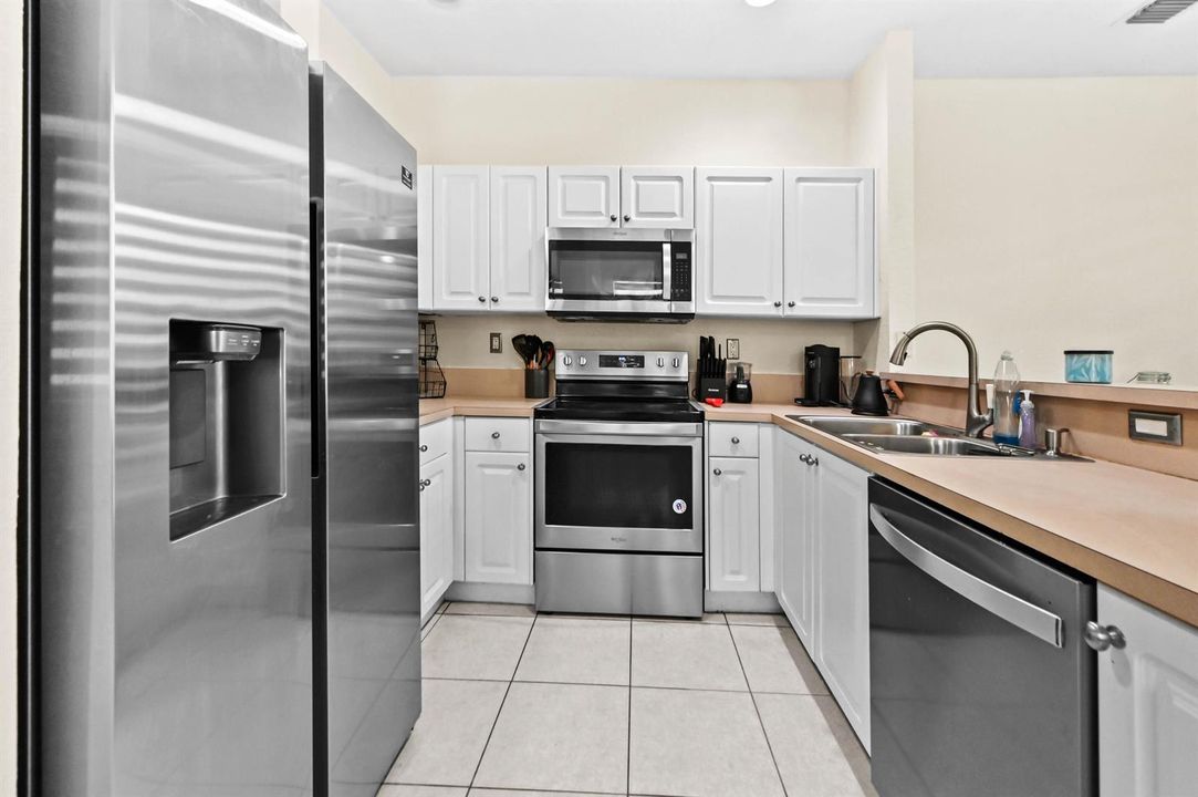 20 Kitchen 02