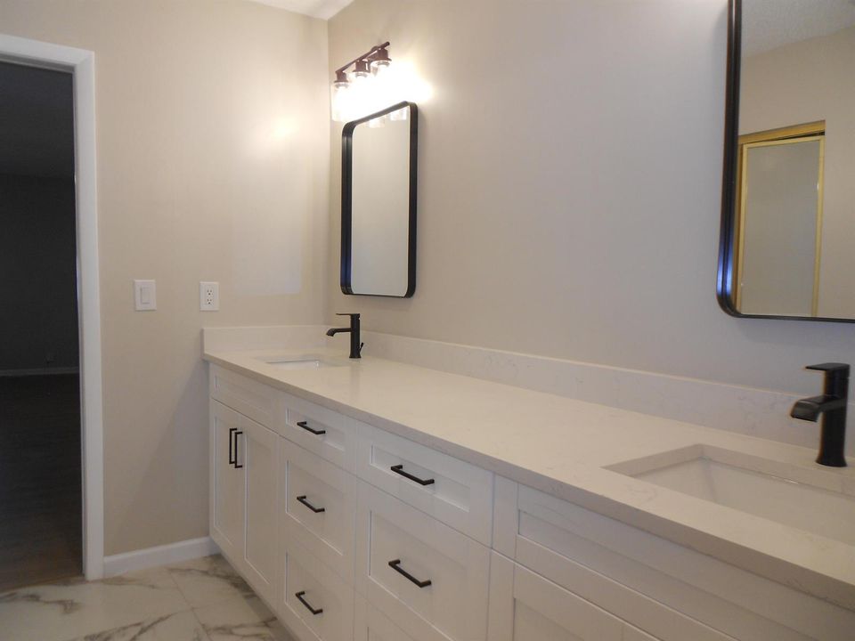 Master Vanities
