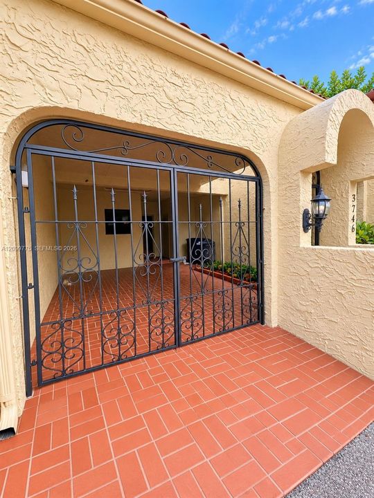 For Sale: $449,790 (2 beds, 2 baths, 1630 Square Feet)
