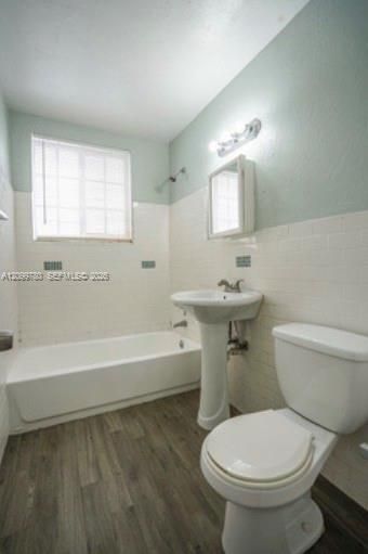 For Rent: $1,850 (0 beds, 1 baths, 600 Square Feet)