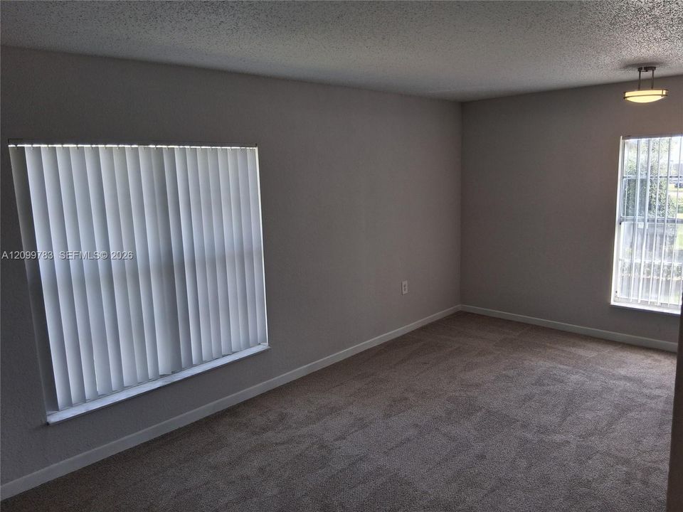 В аренду: $1,400 (2 спален, 1 ванн, 850 Квадратных фут)