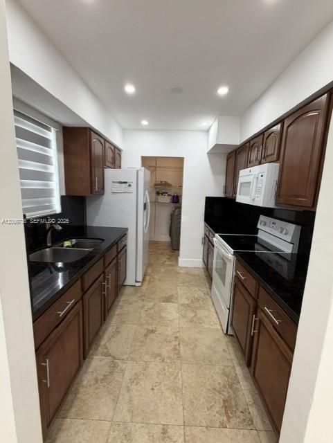 For Rent: $3,200 (2 beds, 1 baths, 988 Square Feet)