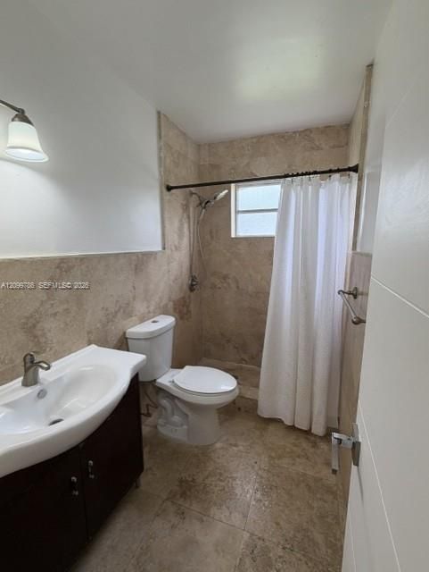 For Rent: $3,200 (2 beds, 1 baths, 988 Square Feet)