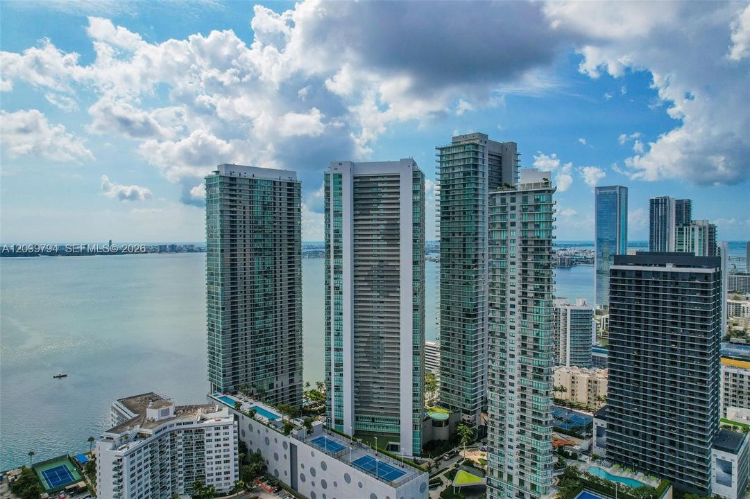 En Venta: $1,230,000 (2 camas, 2 baños, 1088 Pies cuadrados)