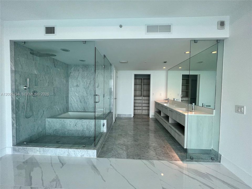 En Venta: $1,230,000 (2 camas, 2 baños, 1088 Pies cuadrados)