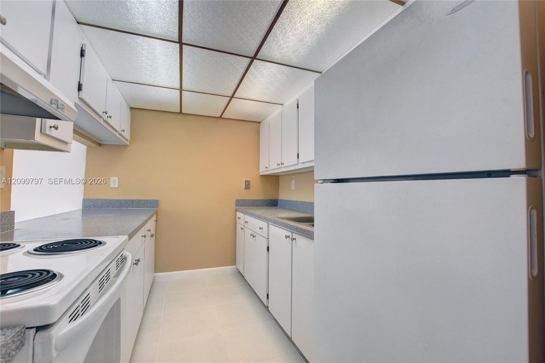 For Rent: $1,800 (2 beds, 2 baths, 1030 Square Feet)
