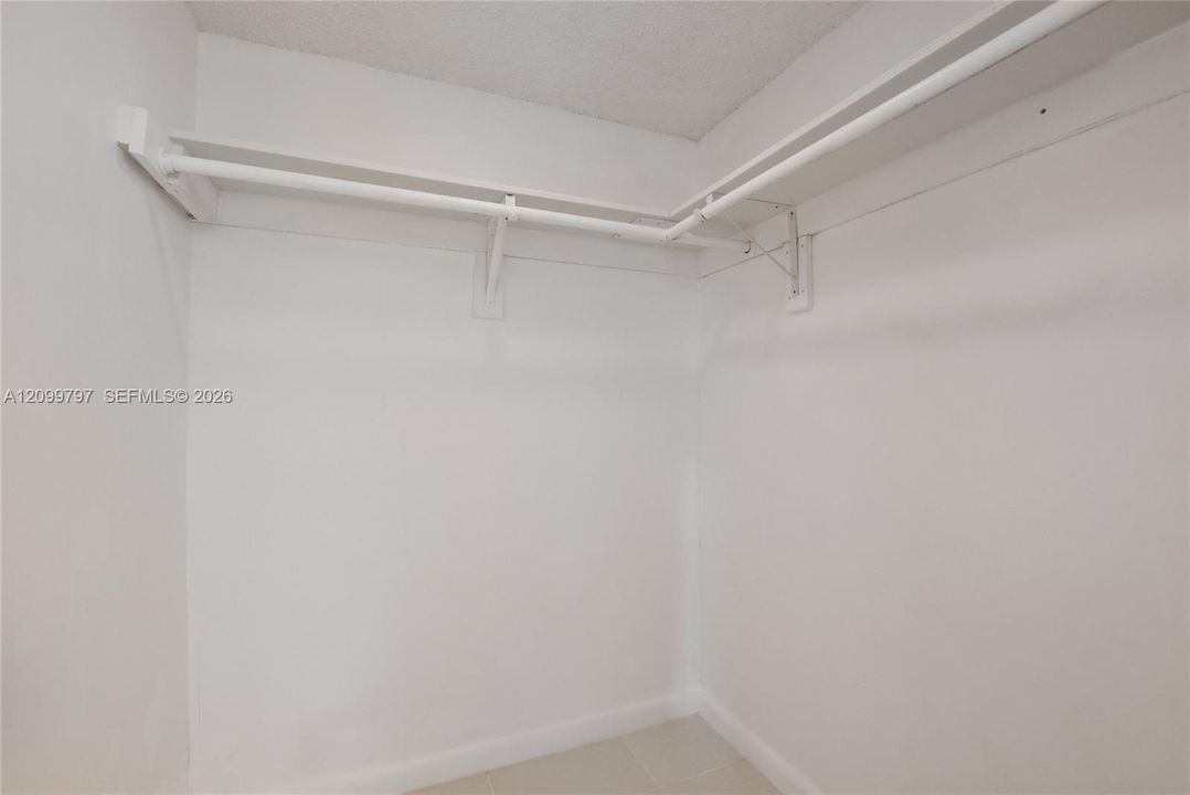 For Rent: $1,800 (2 beds, 2 baths, 1030 Square Feet)